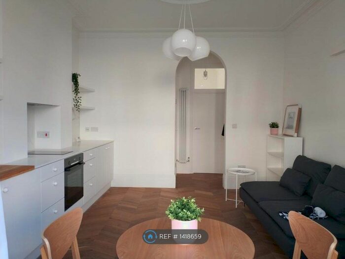 1 Bedroom Flat To Rent In Macroom Road, London, W9