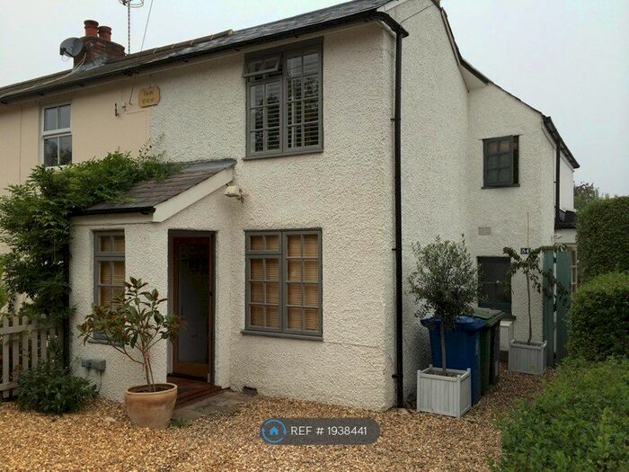 3 Bedroom Semi-Detached House To Rent In Upper Village Road, Sunninghill, SL5