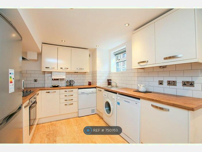 1 Bedroom Flat To Rent In Hall Street, Stockport, SK1