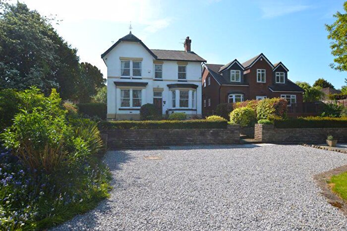 4 Bedroom Detached House For Sale In Liverpool Road South, Burscough, L40