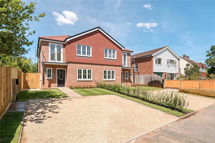 3 Bedroom Semi-Detached House For Sale In Old Esher Road, Hersham, Walton-on-Thames, KT12