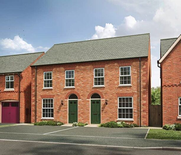 3 Bedroom Semi-Detached House For Sale In Wainwright Road, Hugglescote, LE67