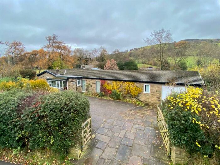 4 Bedroom Detached House To Rent In Ridge Lane, Combs, High Peak, SK23