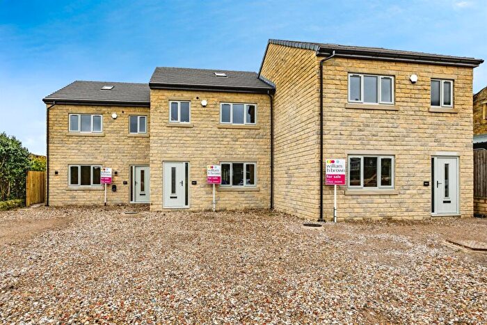 4 Bedroom End Of Terrace House For Sale In Keighley Road, Illingworth, Halifax, HX2