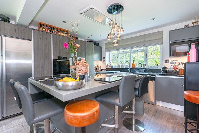 4 Bedroom Detached House For Sale In Kingsfold, Horsham, RH12