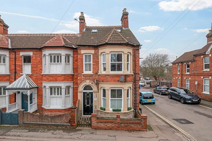 2 Bedroom Maisonette For Sale In Foster Hill Road, Bedford, MK40