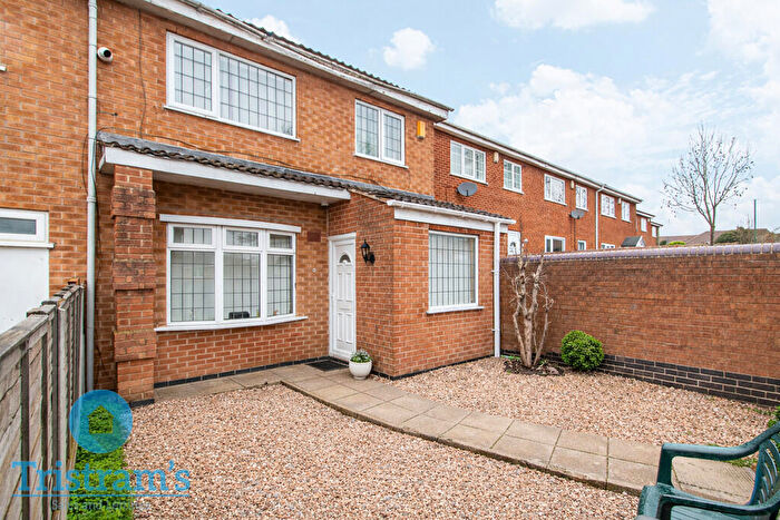 3 Bedroom End Of Terrace House For Sale In Madryn Walk, Nottingham, NG5