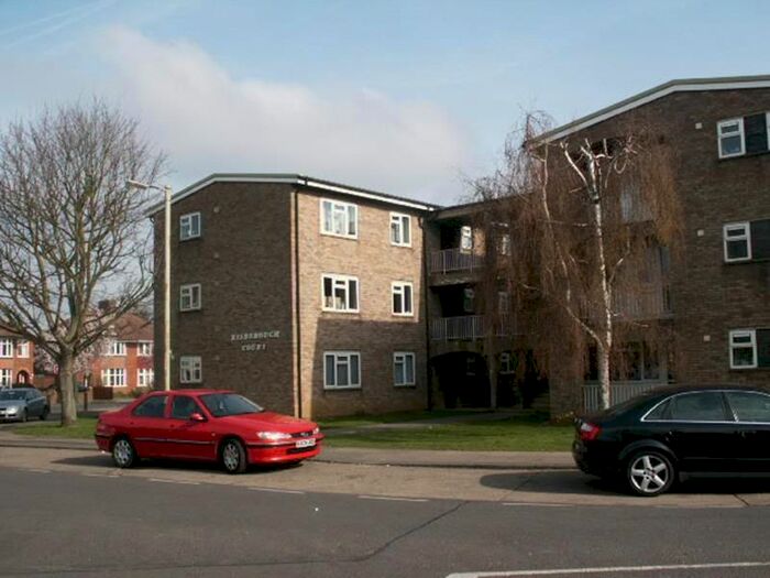 1 Bedroom Flat To Rent In Risborough Road, Bedford, MK41