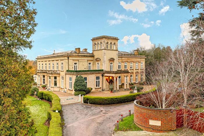 2 Bedroom Apartment For Sale In Ware Park, Ware Park Manor Ware Park, SG12