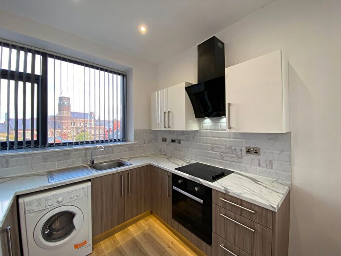 2 Bedroom Flat To Rent In Claughton Street, St Helens, WA10