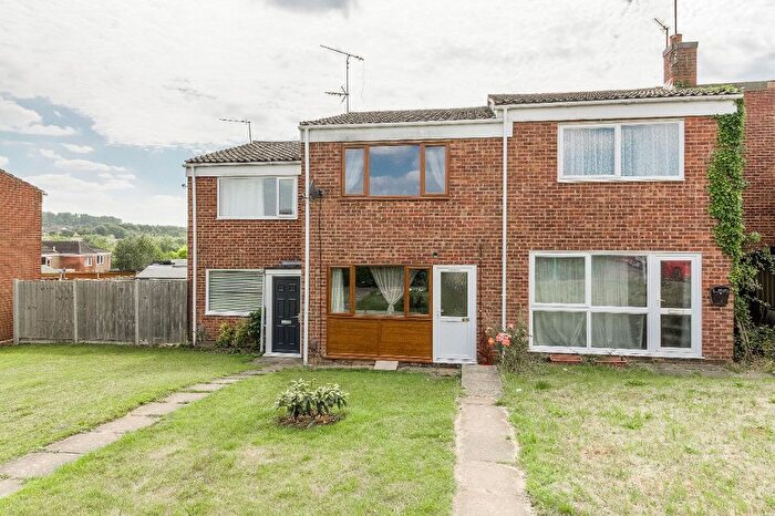 2 Bedroom Terraced House For Sale In **No Chain** - Valley Rise, Desborough, Kettering, Northamptonshire, NN14