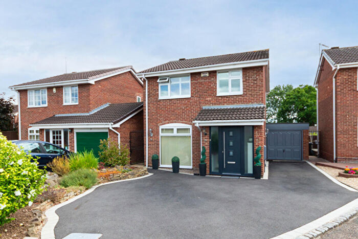 3 Bedroom Detached House For Sale In Melbreak Close, Mickleover, DE3