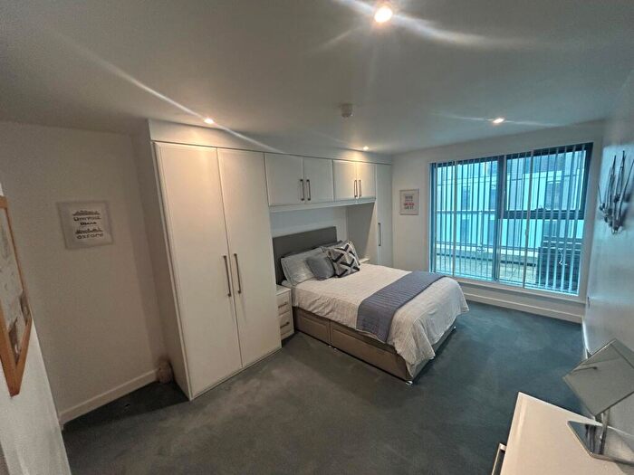 2 Bedroom Apartment To Rent In William Jessop Way, L3