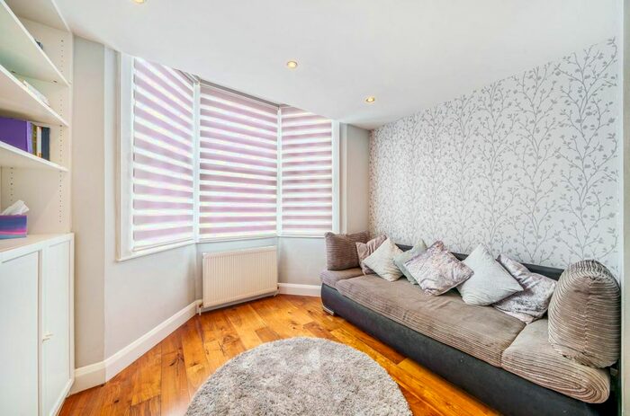 1 Bedroom Flat To Rent In Sandringham Road, London, NW2