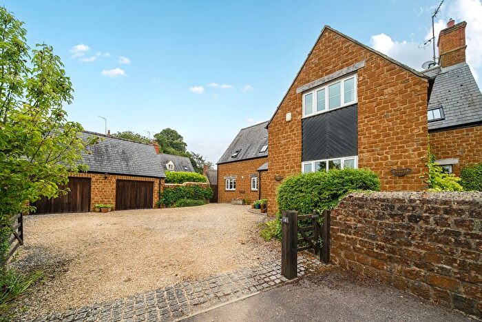 5 Bedroom Detached House For Sale In Church Lane, Shutford, OX15