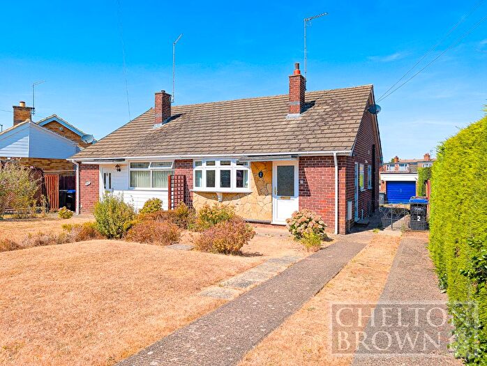 2 Bedroom Bungalow For Sale In Cottesmore Close, Northampton, Northamptonshire, NN5