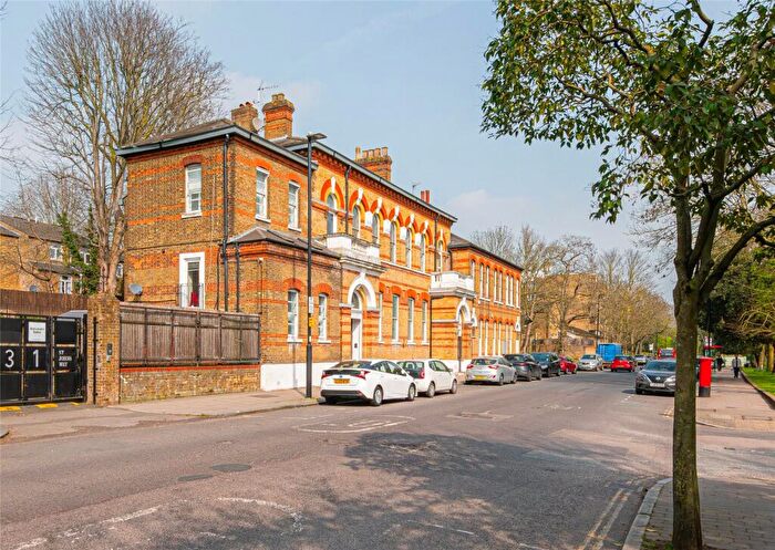 3 Bedroom Terraced House For Sale In St Johns Way, Archway, London, N19