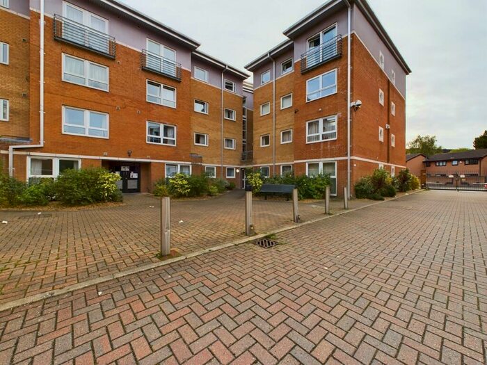2 Bedroom Flat For Sale In Crown Station Place, Liverpool, L7