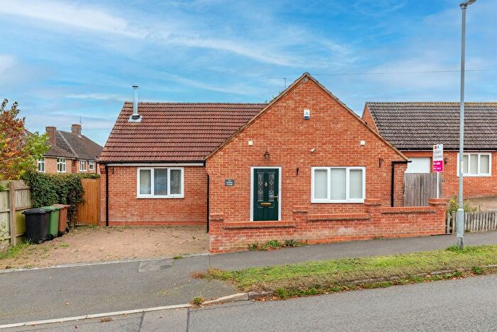 2 Bedroom Detached Bungalow For Sale In Lea Way, Wellingborough, NN8