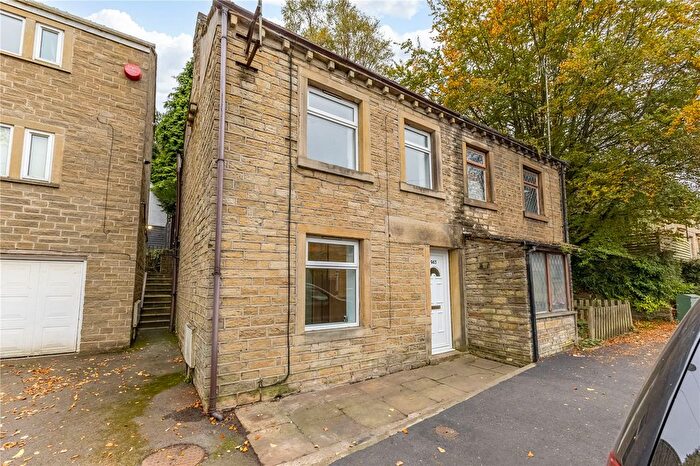 3 Bedroom Semi Detached House For Sale In Manchester Road, Linthwaite, Huddersfield, HD7