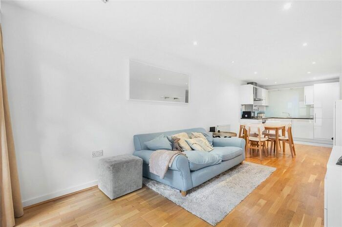 2 Bedroom Flat To Rent In Stormont House, Scott Avenue, London, SW15