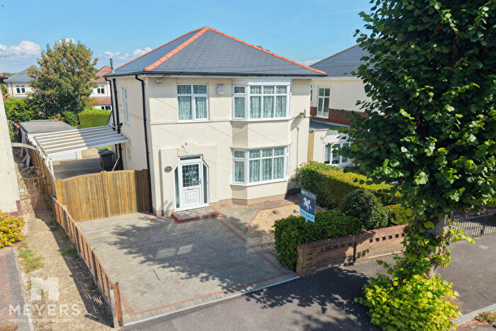 3 Bedroom Detached House For Sale In Southwick Road, Bournemouth, BH6
