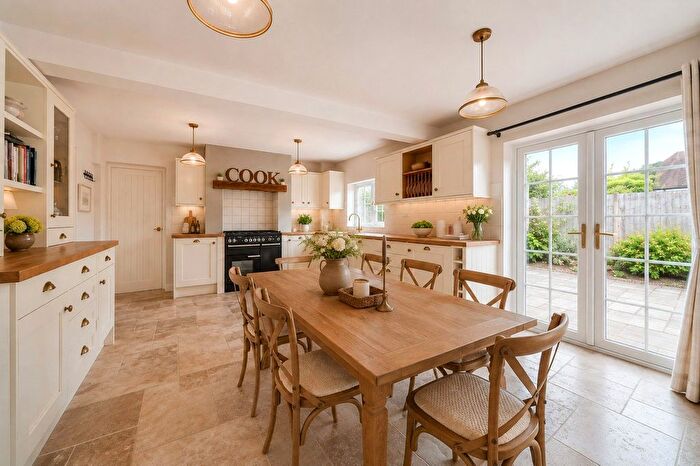 4 Bedroom Detached House For Sale In West Heath, Baughurst, Tadley, Hampshire, RG26