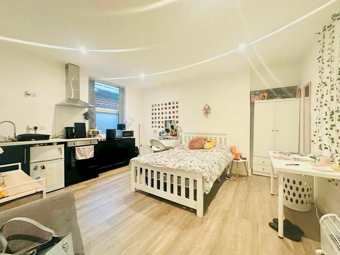 Studio To Rent In Derby Road, Nottingham, NG7