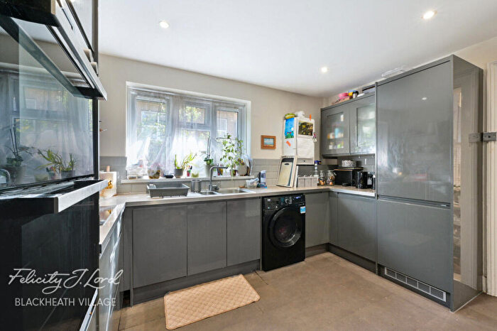 2 Bedroom Flat For Sale In Eastdown Park, London, SE13