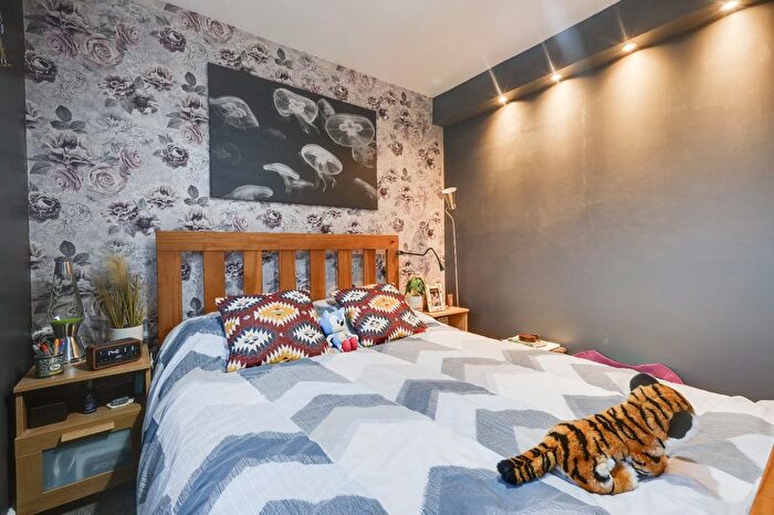 2 Bedroom Semi-Detached House For Sale In Lichfield Mount, Bradford, West Yorkshire, BD2