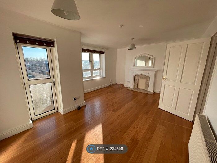 2 Bedroom Flat To Rent In Burnfield Road, Glasgow, G43