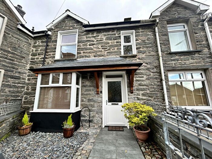 2 Bedroom House To Rent In Park Square, Blaenau Ffestiniog, LL41