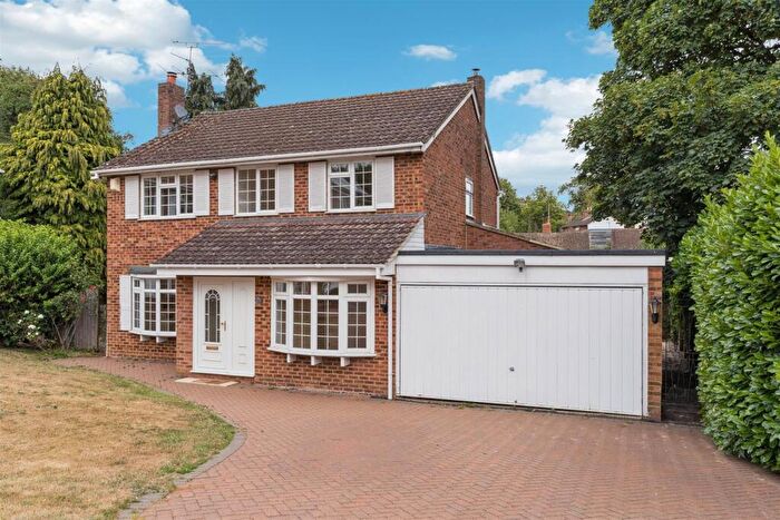 4 Bedroom Detached House For Sale In Holts Green, Great Brickhill, Buckinghamshire, MK17