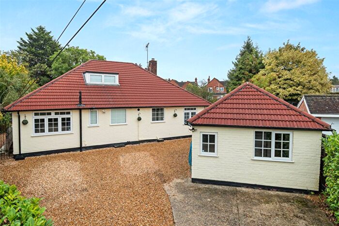 3 Bedroom Bungalow For Sale In Hilltop Road, Earley, Reading, Berkshire, RG6