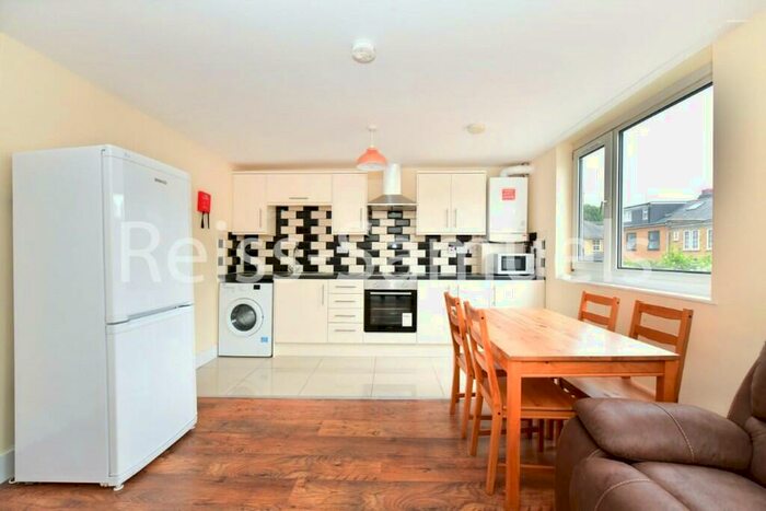 4 Bedroom Maisonette To Rent In Seyssel Street, Isle Of Dogs, London, E14