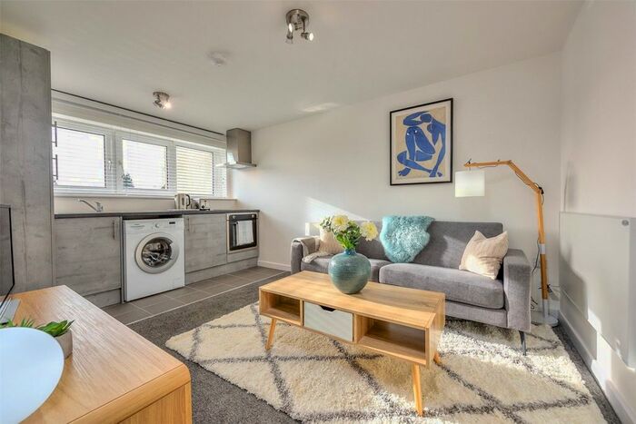 2 Bedroom Flat To Rent In Haybridge Road, Hadley, Telford, Shropshire, TF1