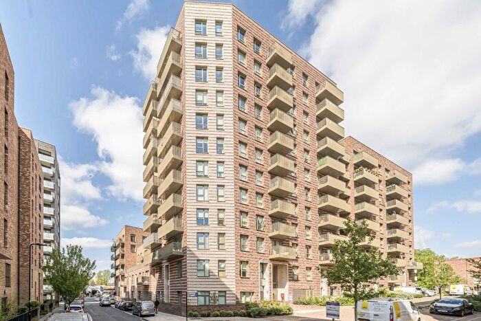 1 Bedroom Flat For Sale In Streamdale Road, Acton, W3