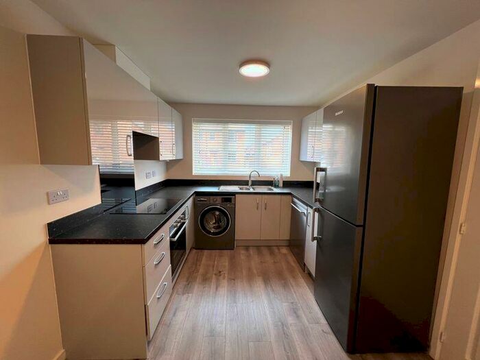 3 Bedroom Semi-Detached House To Rent In Elderflower Drive, Salford, M6