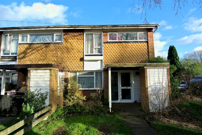3 Bedroom End Of Terrace House To Rent In Elmbank Avenue, Englefield Green, Egham, TW20