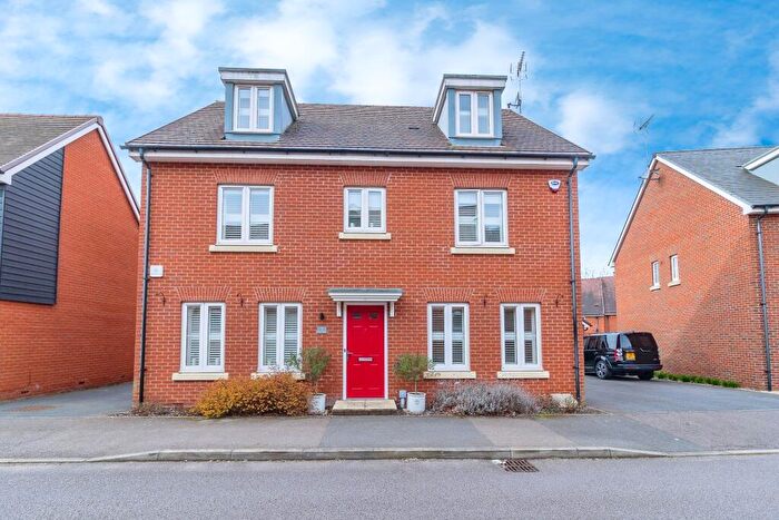 5 Bedroom Detached House For Sale In Rye Field, Bedford, MK45