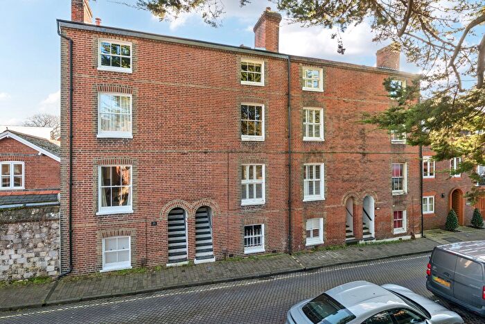 3 Bedroom Terraced House For Sale In St. Thomas Street, Winchester, SO23