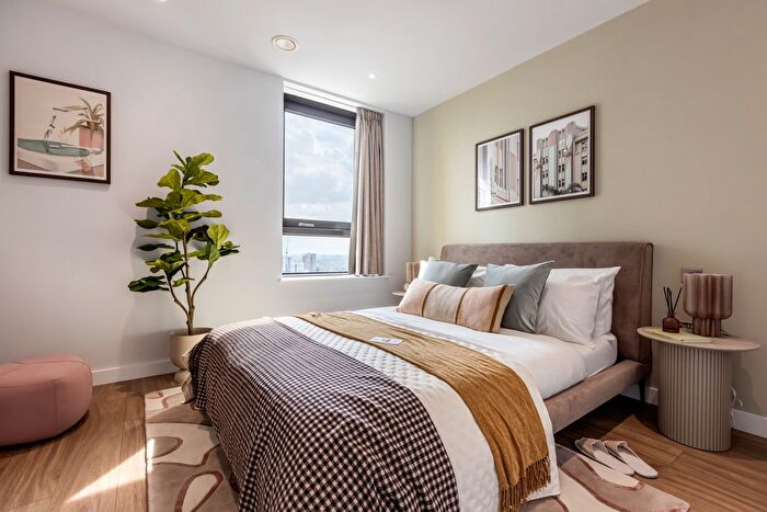 2 Bedroom Flat To Rent In Uncle Acton, North Acton, London, W3