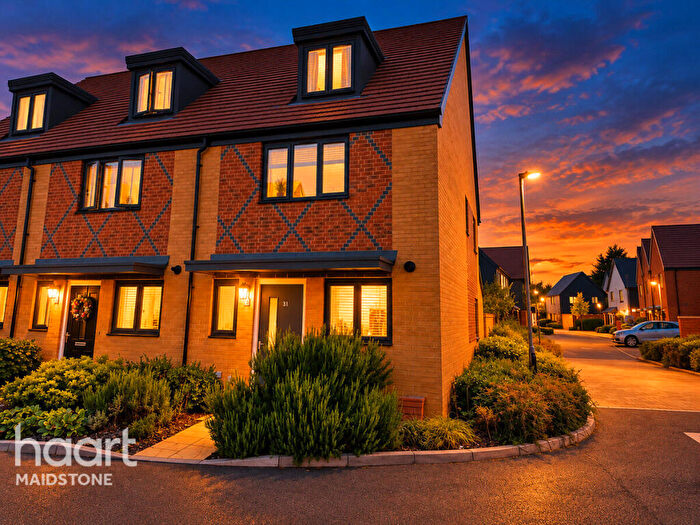 3 Bedroom End Of Terrace House For Sale In Albertine Road, Maidstone, ME17