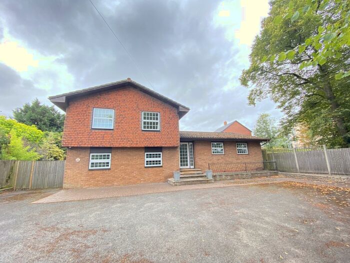 6 Bedroom Detached House To Rent In Park Drive, Leamington Spa, CV31