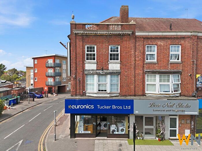 2 Bedroom Apartment To Rent In Station Lane, Hornchurch, RM12