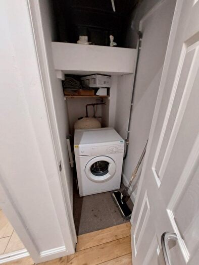 1 Bedroom Flat To Rent In Drummond Street, Edinburgh, EH8