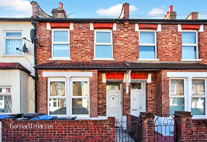 2 Bedroom Terraced House For Sale In Priory Road, Croydon, CR0