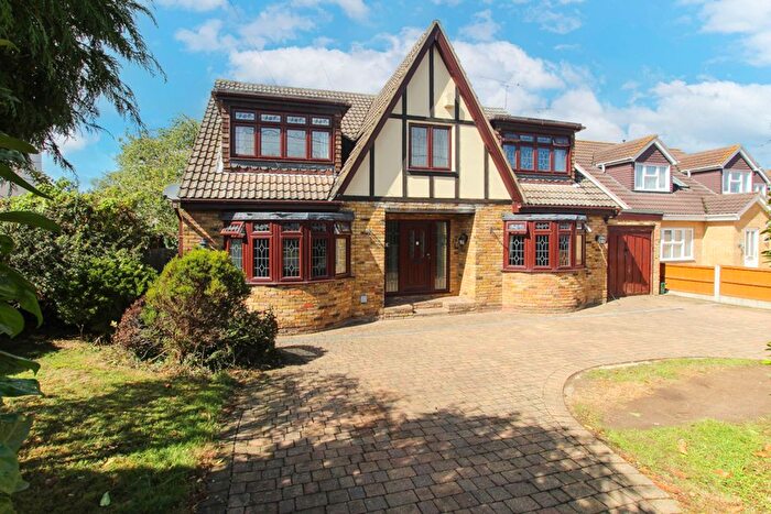 5 Bedroom Detached House For Sale In Hill Avenue, Wickford, SS11