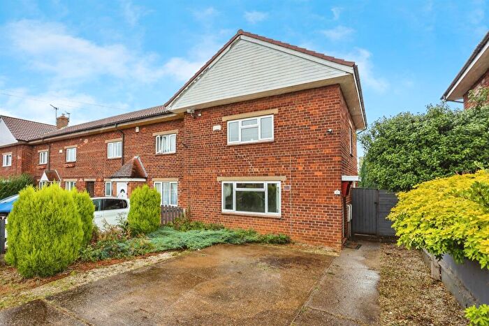 2 Bedroom End Of Terrace House For Sale In Heathfield Road, Grantham, NG31