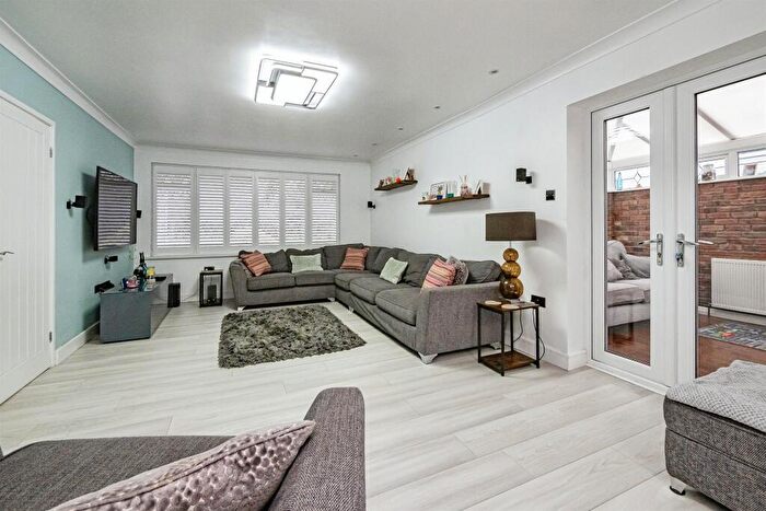 4 Bedroom Detached House For Sale In Canada Drive, Cottingham, HU16